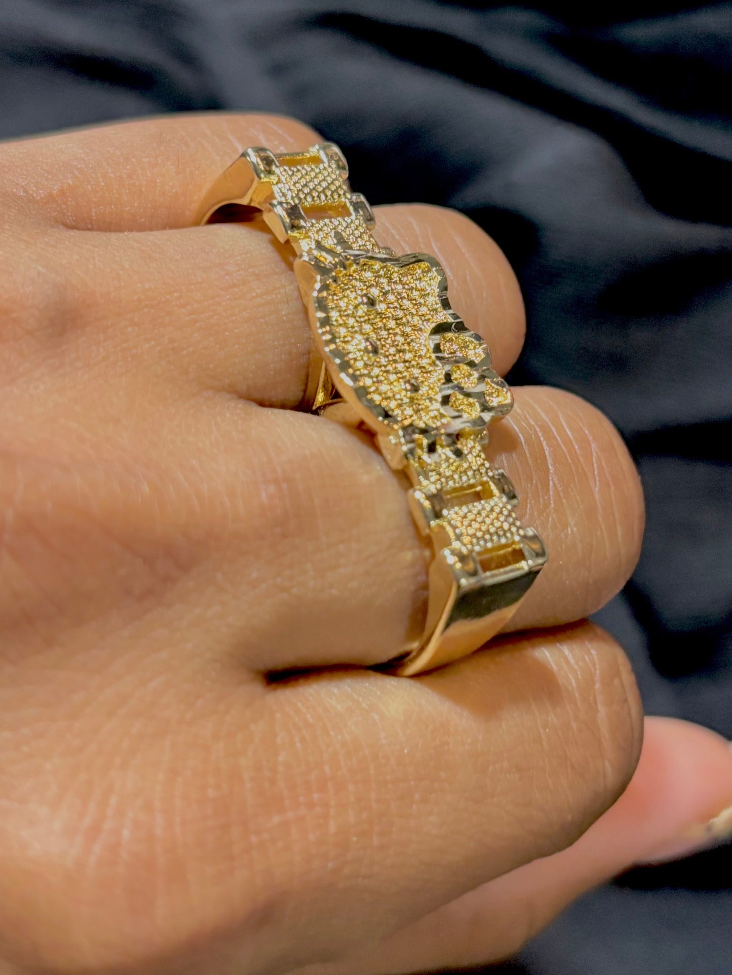 Two finger hello kitty ring