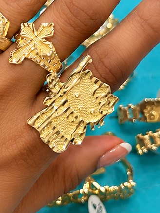 Gangster hello kitty ring