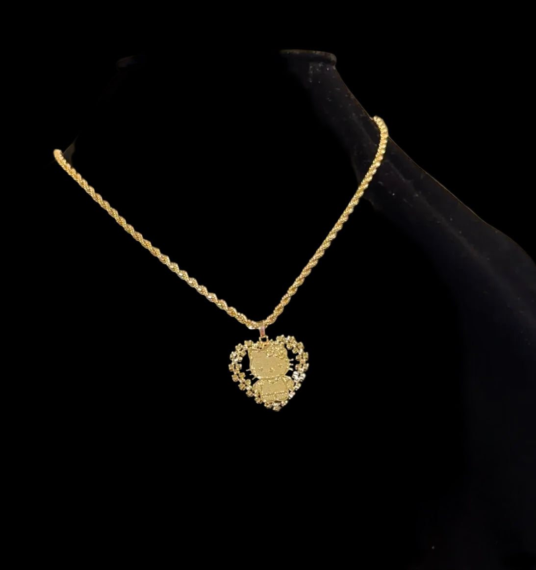 Hello kitty  heart nugget necklace