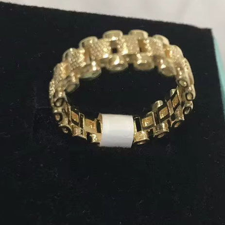 Rolex rubber band ring