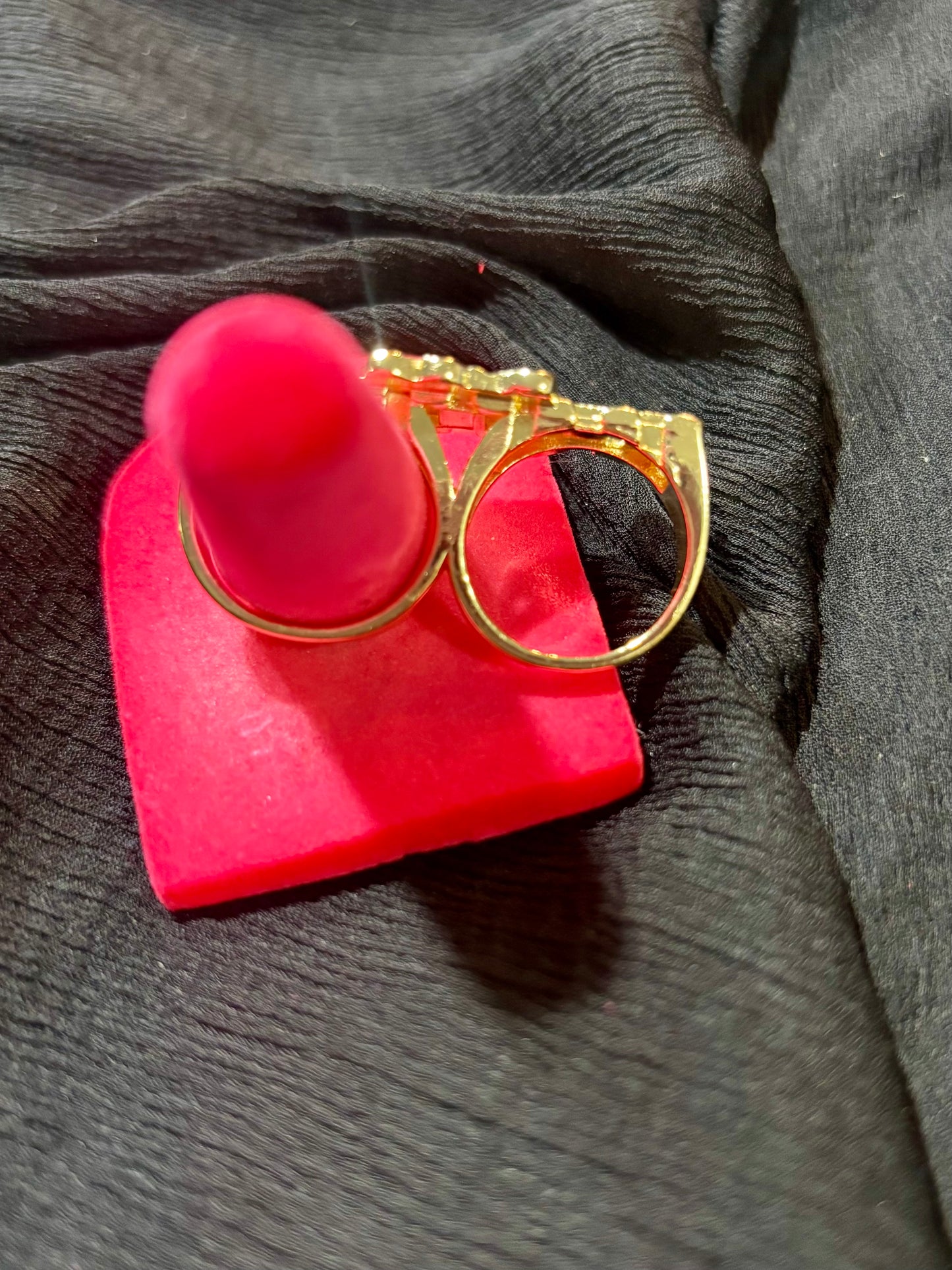 Two finger hello kitty ring